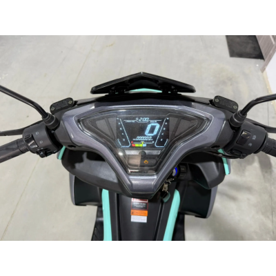 Scuter Breckner NVH gri-turcoaz 125CC CU PERMIS pe benzina CIV inclus Scuter Breckner NVH gri-turcoaz 125CC CU PERMIS pe benzina CIV inclus