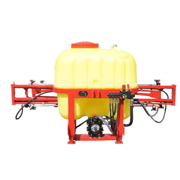 Erbicidator cu bazin 600L si brat 12m, cu 25 diuze triple