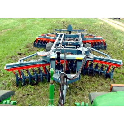Grapă cu Discuri – Utilaj Agricol pentru Pregătirea Solului Grapă cu Discuri – Utilaj Agricol pentru Pregătirea Solului