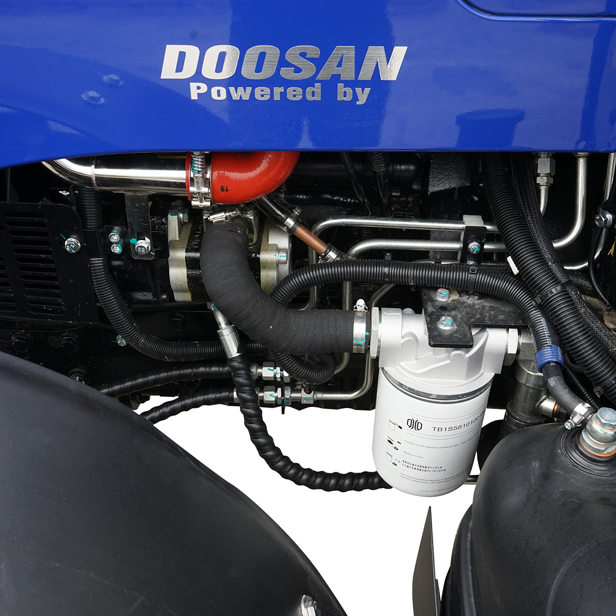 Tractor 50HP 4x4 cu cabina inmatriculabil, aer conditionat, motor Hyundai turbo diesel DM01 LOVOL M504