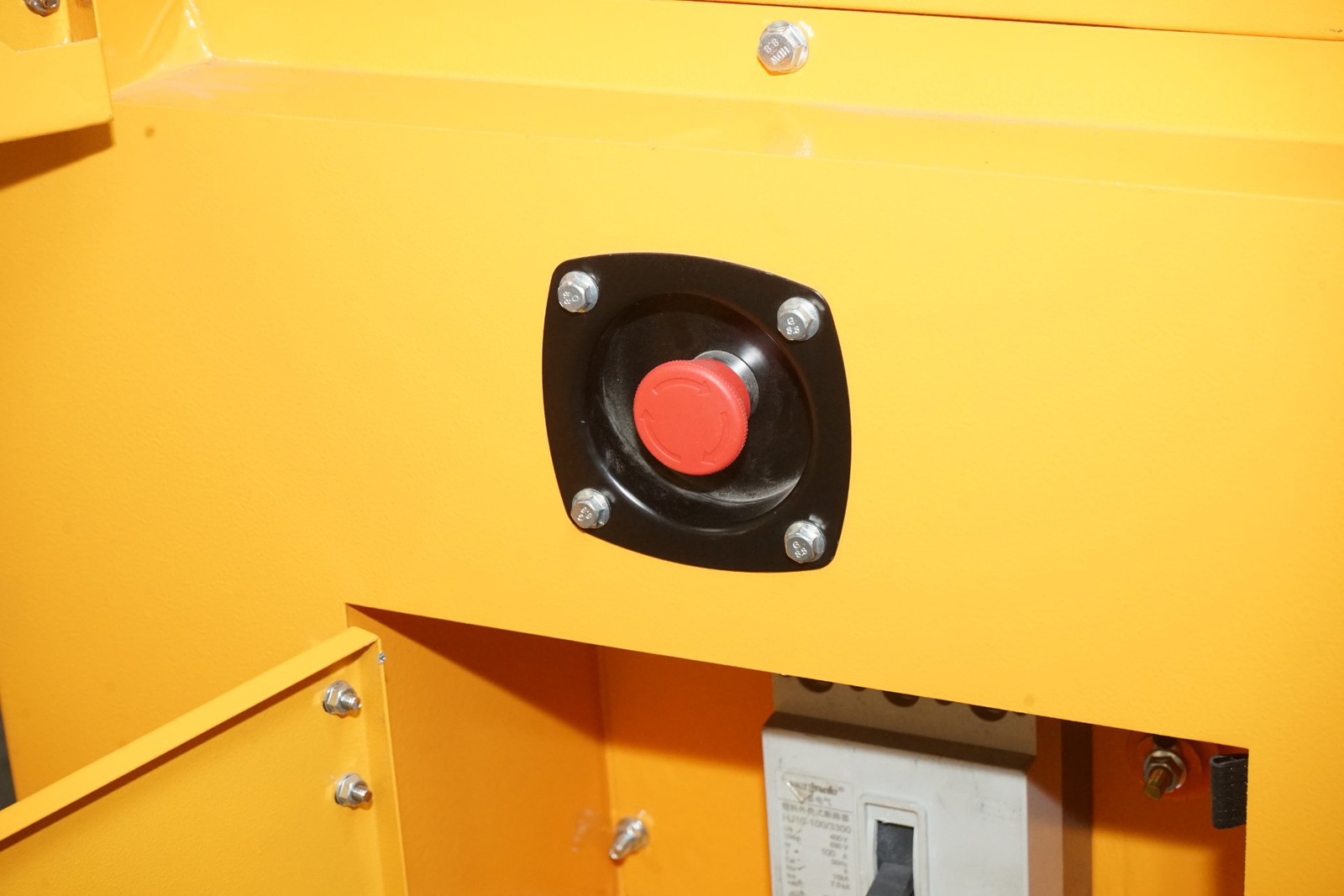Generator electric trifazat insonorizat 27.5KVA, 230/400V, motor diesel Ricardo 30kW ZH4100D