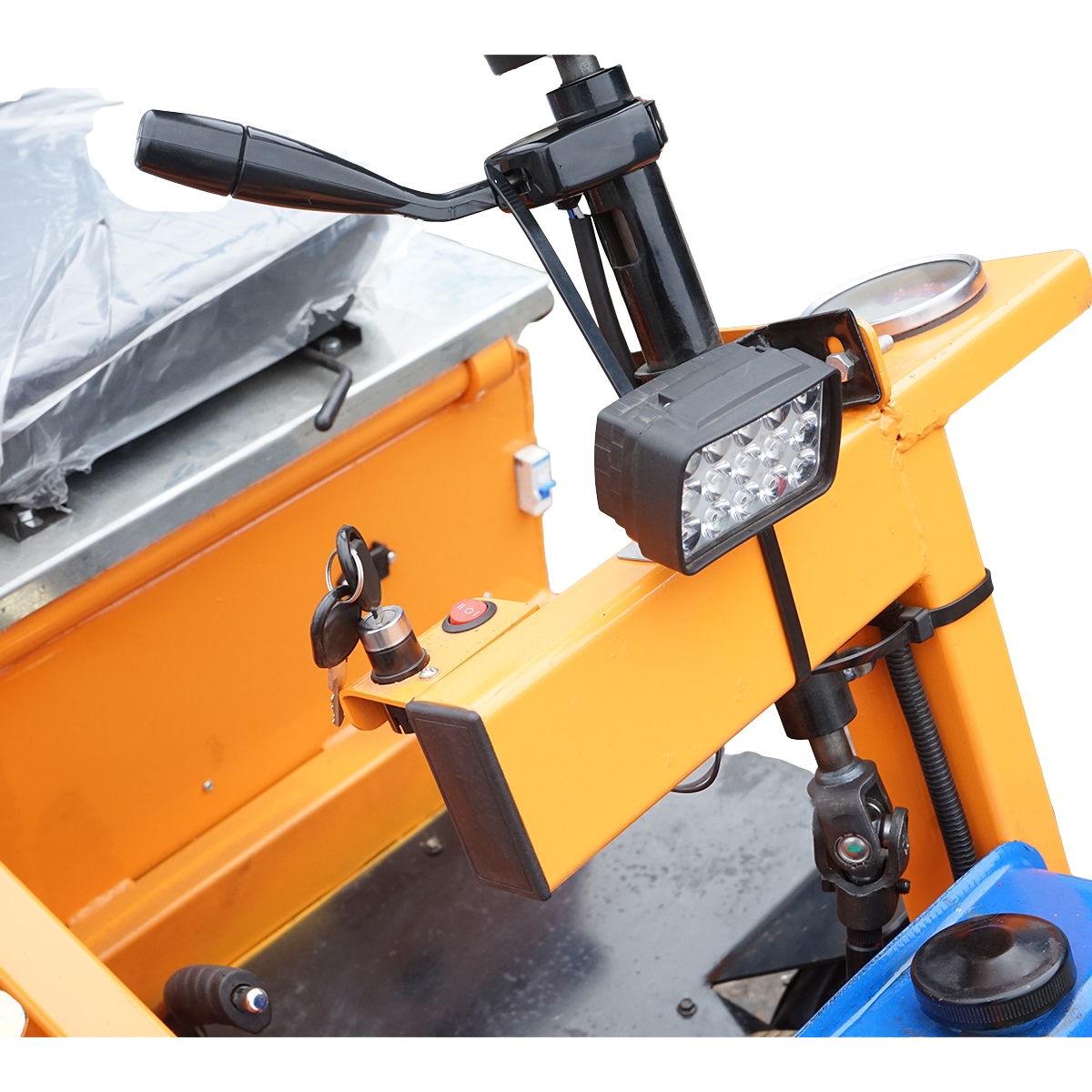 Mini incarcator frontal electric cu 3 roti, 2 motoare 1800W/1300W, baterie 48V/52Ah, capacitate ridicare 200kg, cupa 900x450x370mm