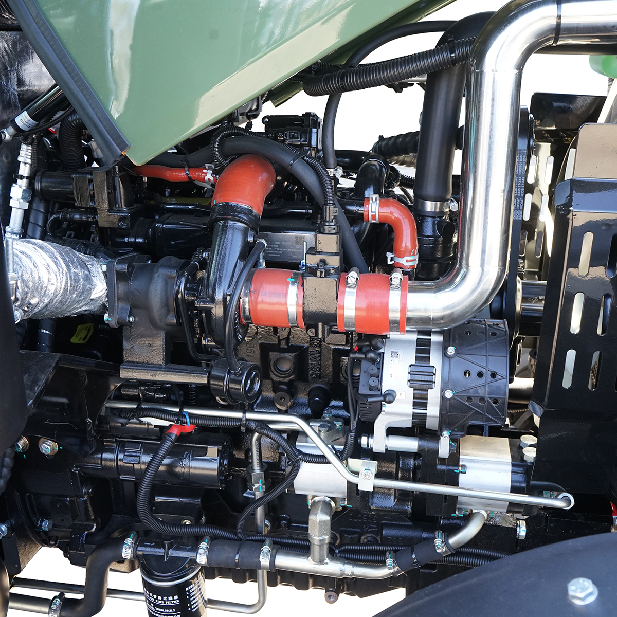 Tractor 75HP, 4x4 cu cabina inmatriculabil, motor turbo diesel, aer conditionat, camere video AGRI TRACKING 754