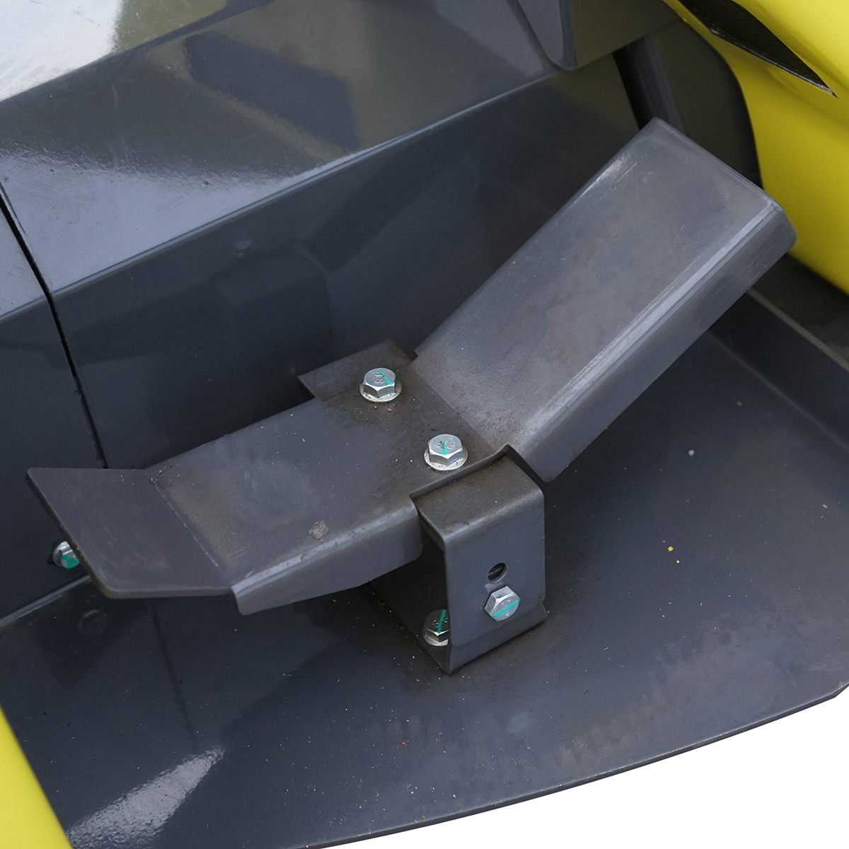 Mini incarcator frontal 500kg, motor benzina 23CP, capacitate ridicare 220kg, latime cupa 1110mm